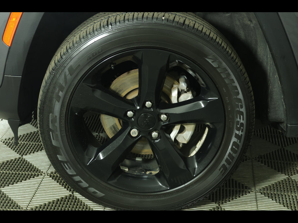 Certified 2024 Jeep Grand Cherokee Altitude AWD/4WD image 13