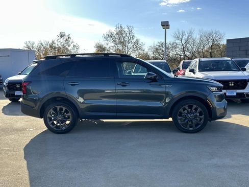 Used 2022 Kia Sorento X-Line EX image 2