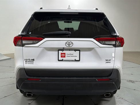 Used 2025 Toyota RAV4 XLE w/ Convenience Package image 4