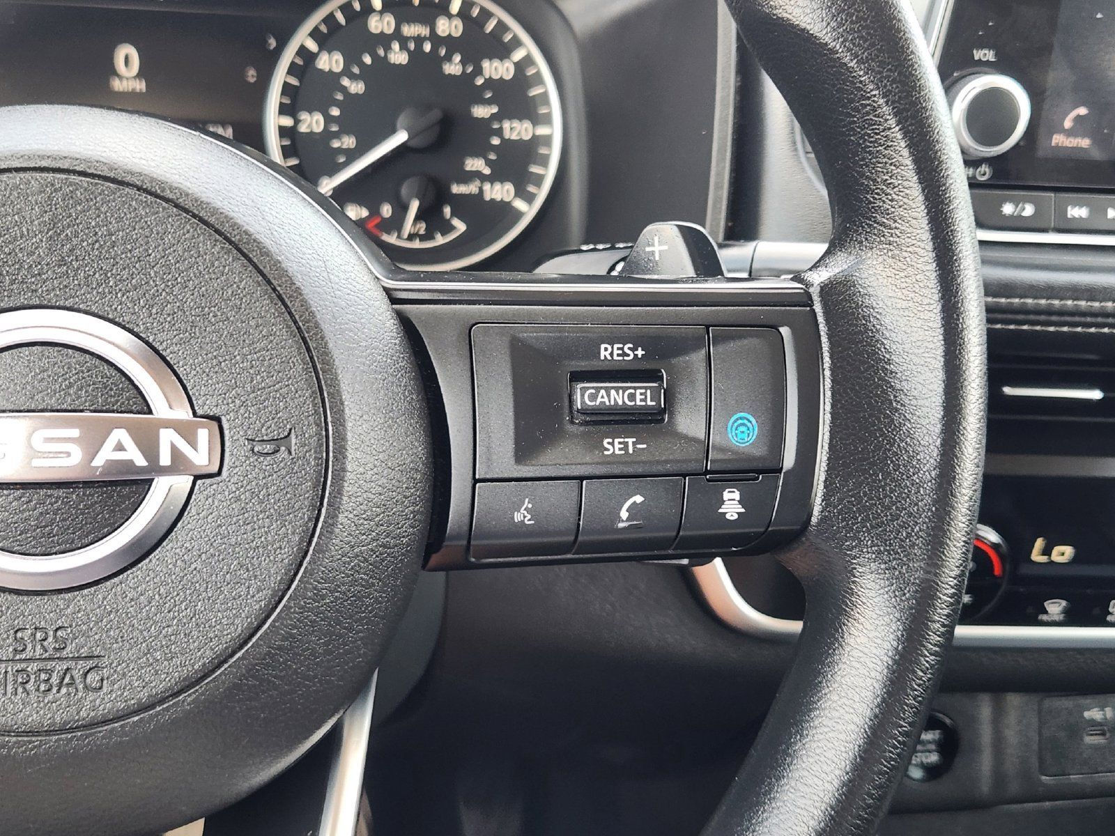 Used 2024 Nissan Rogue SV FWD image 29