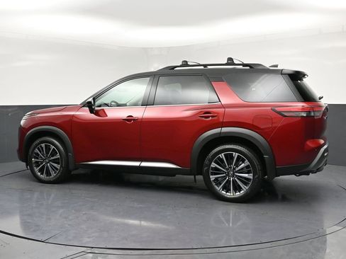 New 2026 Nissan Pathfinder Platinum image 32