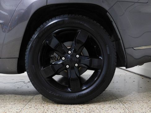 Used 2016 Jeep Grand Cherokee Overland w/ Advanced Technology Group image 97