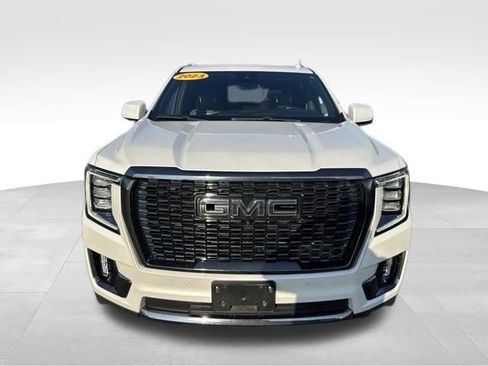 Used 2023 GMC Yukon XL Denali Ultimate AWD/4WD image 2