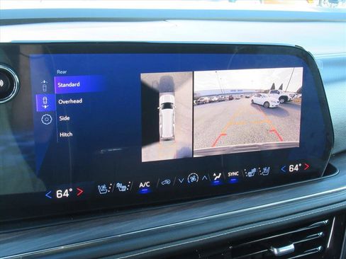 Used 2025 Chevrolet Suburban Premier image 30