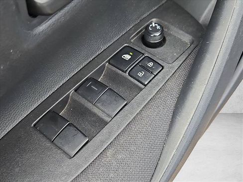 Used 2025 Toyota Corolla LE FWD image 11