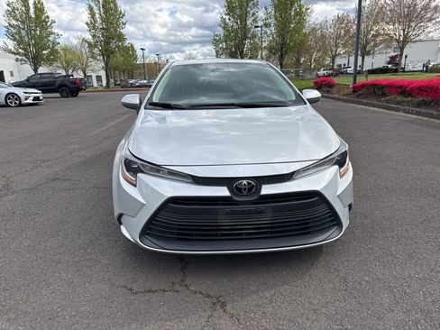 Used 2024 Toyota Corolla LE w/ LE Premium Package image 2