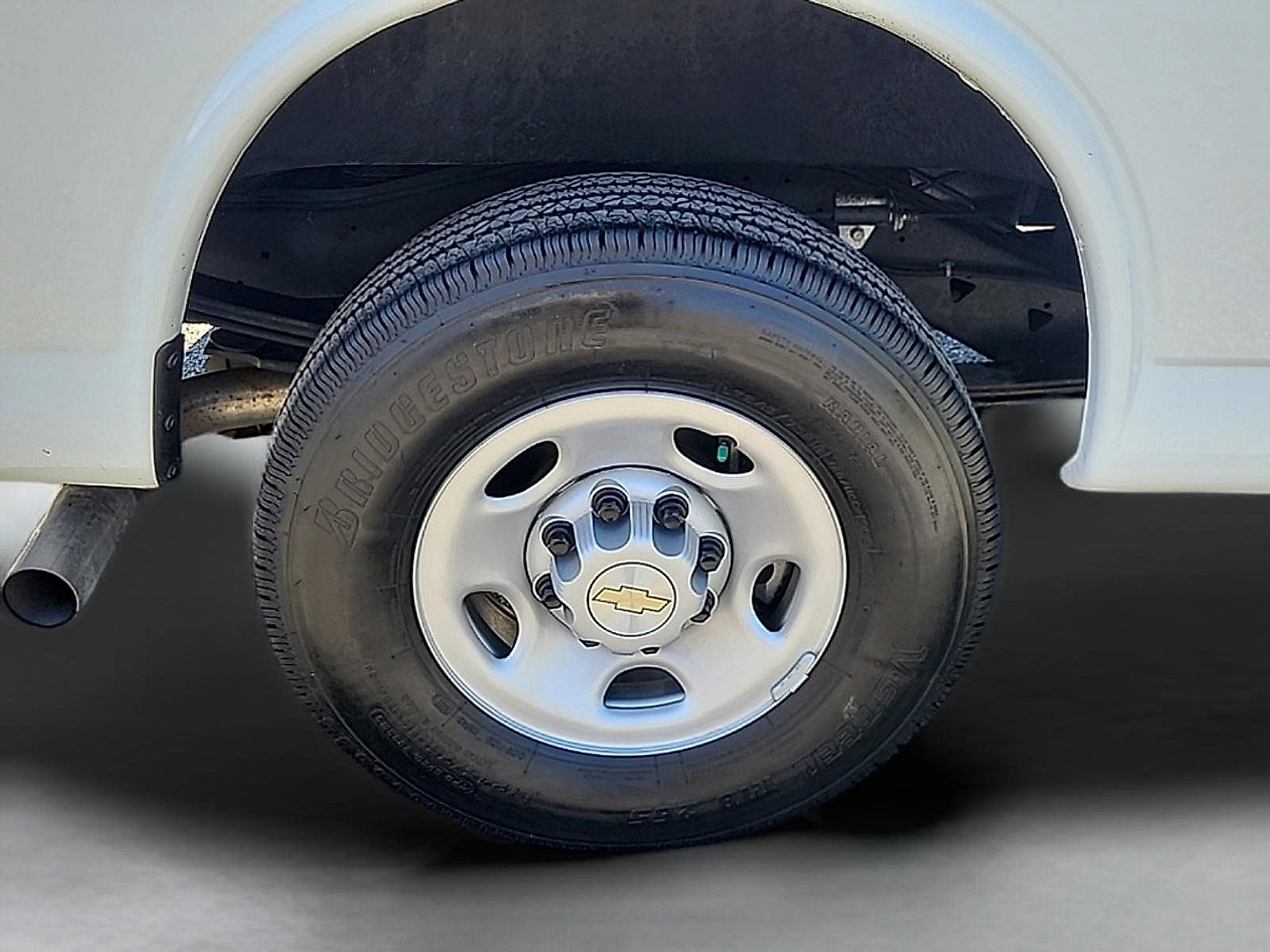 Used 2025 Chevrolet Express 2500 Extended w/ Driver Convenience Package RWD image 9