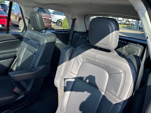 New 2025 Lincoln Aviator Reserve w/ Illumination Package image 28