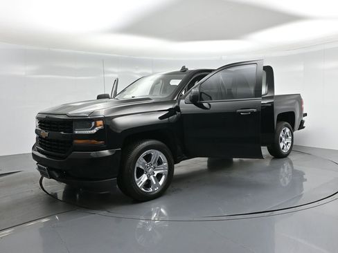 Used 2018 Chevrolet Silverado 1500 Custom w/ Custom Value Package image 24