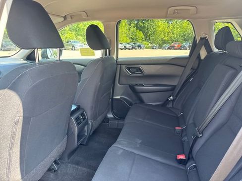 Used 2024 Nissan Rogue S image 17