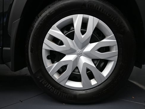 Used 2026 Toyota Corolla Cross L image 5