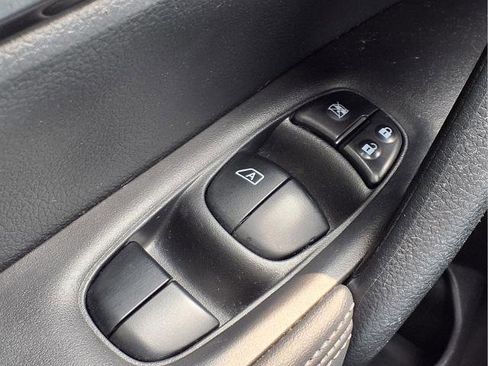 Certified 2019 Nissan Rogue SV image 23