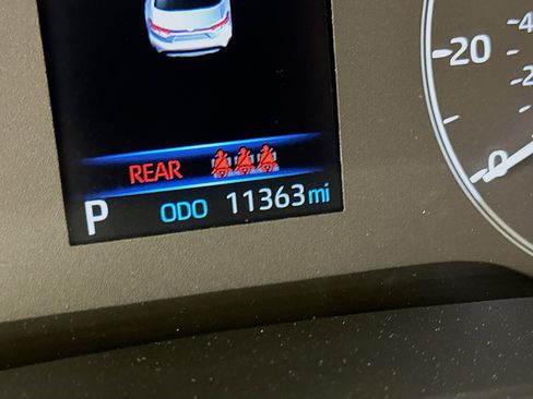 Used 2025 Toyota Corolla LE image 19