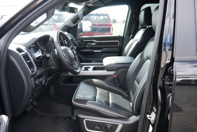 Used 2023 RAM 1500 Laramie AWD/4WD image 2