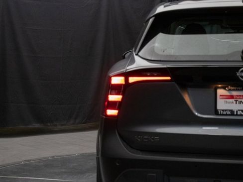 Used 2025 Nissan Kicks S image 12