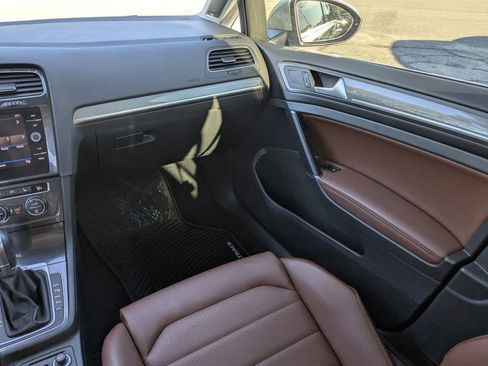 Used 2018 Volkswagen Golf Alltrack SEL image 19