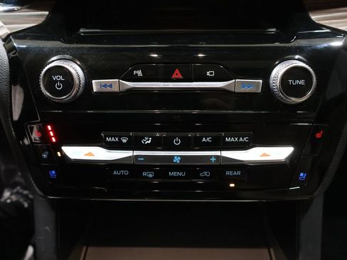 Used 2022 Ford Explorer Limited w/ Class IV Trailer Tow Package image 37