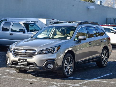 Used 2018 Subaru Outback 2.5i Limited image 3