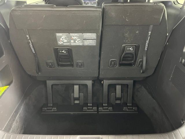 Used 2024 Kia Carnival SX Prestige FWD image 39