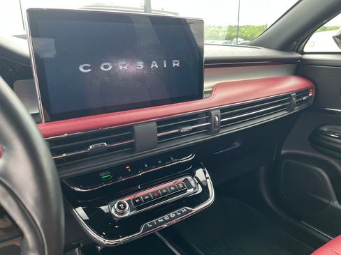 Used 2023 Lincoln Corsair Reserve w/ Equipment Group 201A AWD/4WD image 16