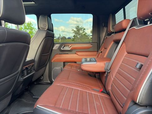 Used 2024 GMC Sierra 3500 Denali Ultimate AWD/4WD image 28