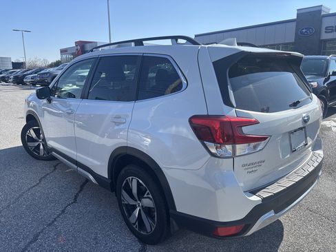 Used 2021 Subaru Forester Touring image 4