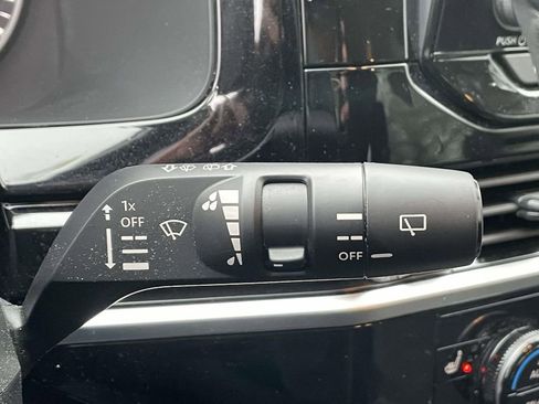 Used 2024 Nissan Pathfinder SV image 22