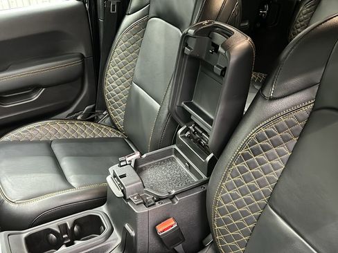 Used 2023 Jeep Wrangler High Altitude image 28