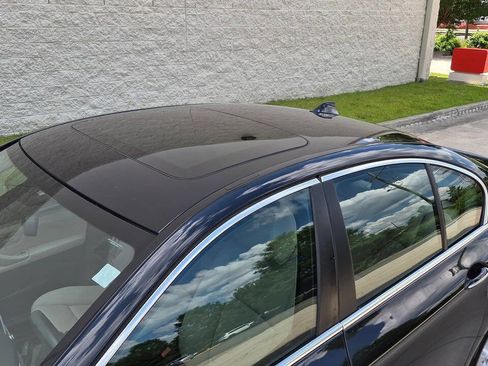 Used 2012 BMW 528i xDrive Sedan AWD/4WD image 20