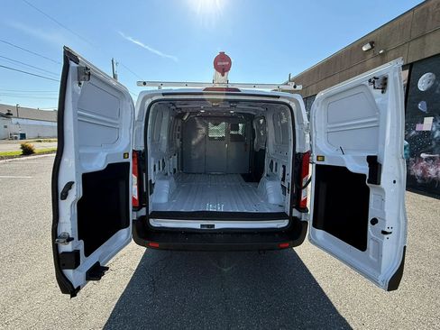 Used 2022 Ford Transit 150 Low Roof RWD image 5