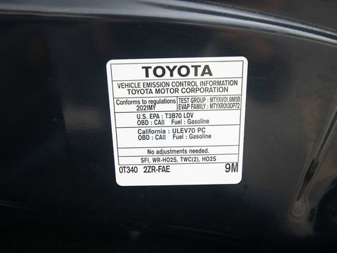 Used 2021 Toyota Corolla LE w/ Carpet Mat Package (TMS) image 34
