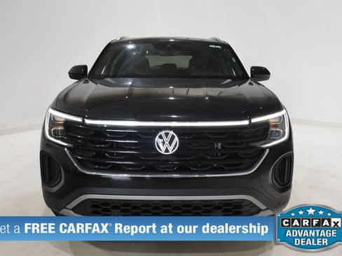 Used 2025 Volkswagen Atlas Cross Sport SE FWD image 2