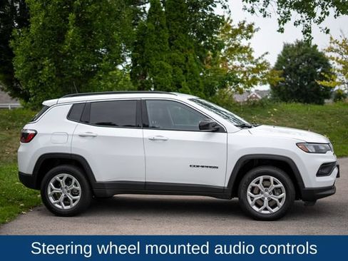 Used 2024 Jeep Compass Latitude AWD/4WD image 4