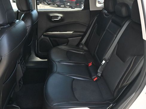 Used 2019 Jeep Compass Latitude FWD image 18