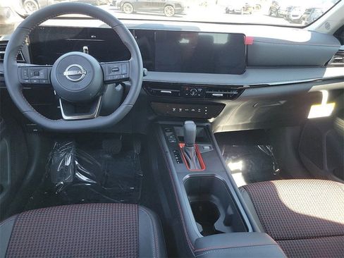 New 2026 Nissan Kicks SR FWD image 6