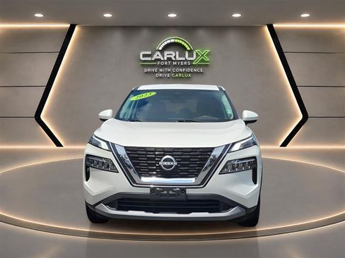 Used 2023 Nissan Rogue SV FWD image 2
