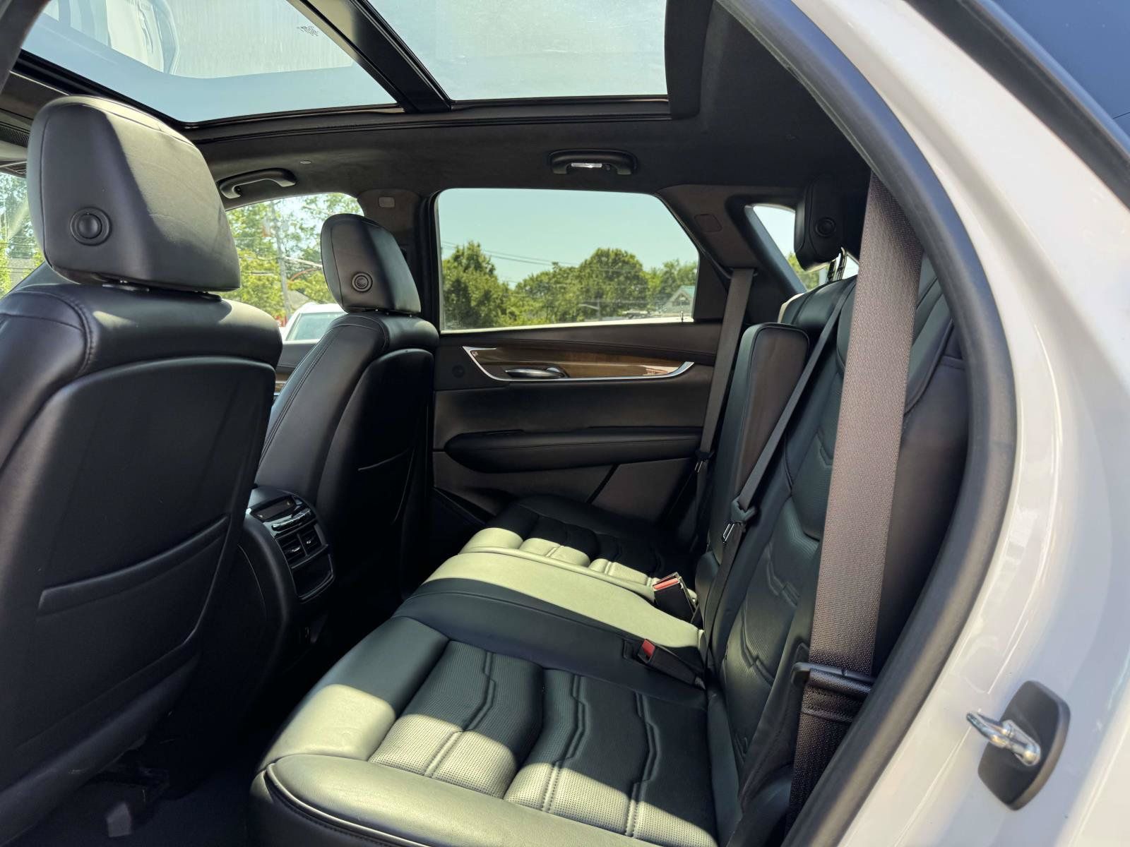 Used 2017 Cadillac XT5 Platinum AWD/4WD image 9