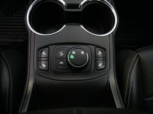 Used 2022 GMC Terrain SLT w/ Infotainment Package II image 24