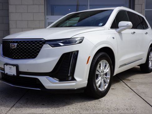 Used 2024 Cadillac XT6 Luxury w/ LPO, Floor Liner Package image 12