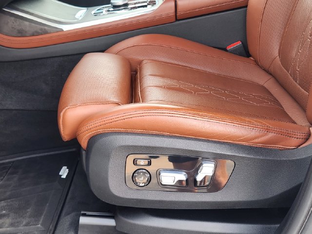 Used 2023 BMW X7 xDrive40i w/ Premium Package AWD/4WD image 26