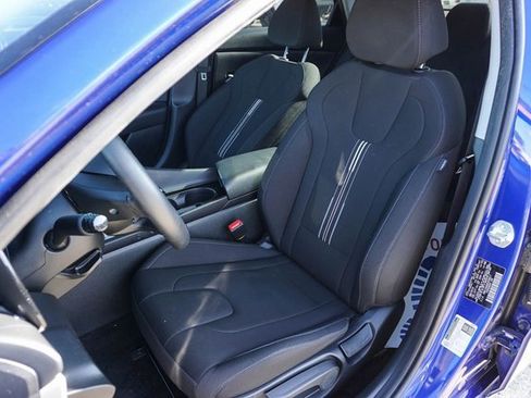 Used 2023 Hyundai Elantra SEL w/ Convenience Package image 12