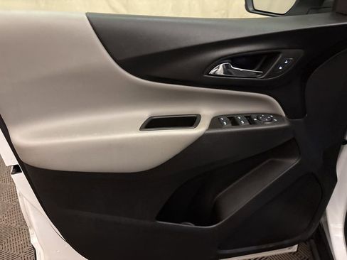 Used 2023 Chevrolet Equinox LS image 11