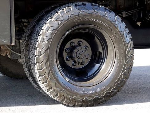 Used 2018 RAM 3500 Tradesman w/ Chrome Appearance Group image 14