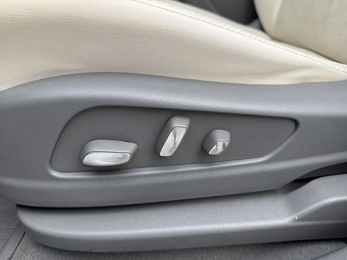 Used 2020 Cadillac XT5 Premium Luxury w/ LPO, Floor Liner Package FWD image 20