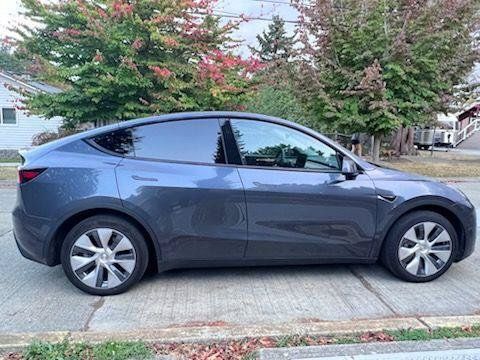 Used 2023 Tesla Model Y Long Range AWD/4WD image 2