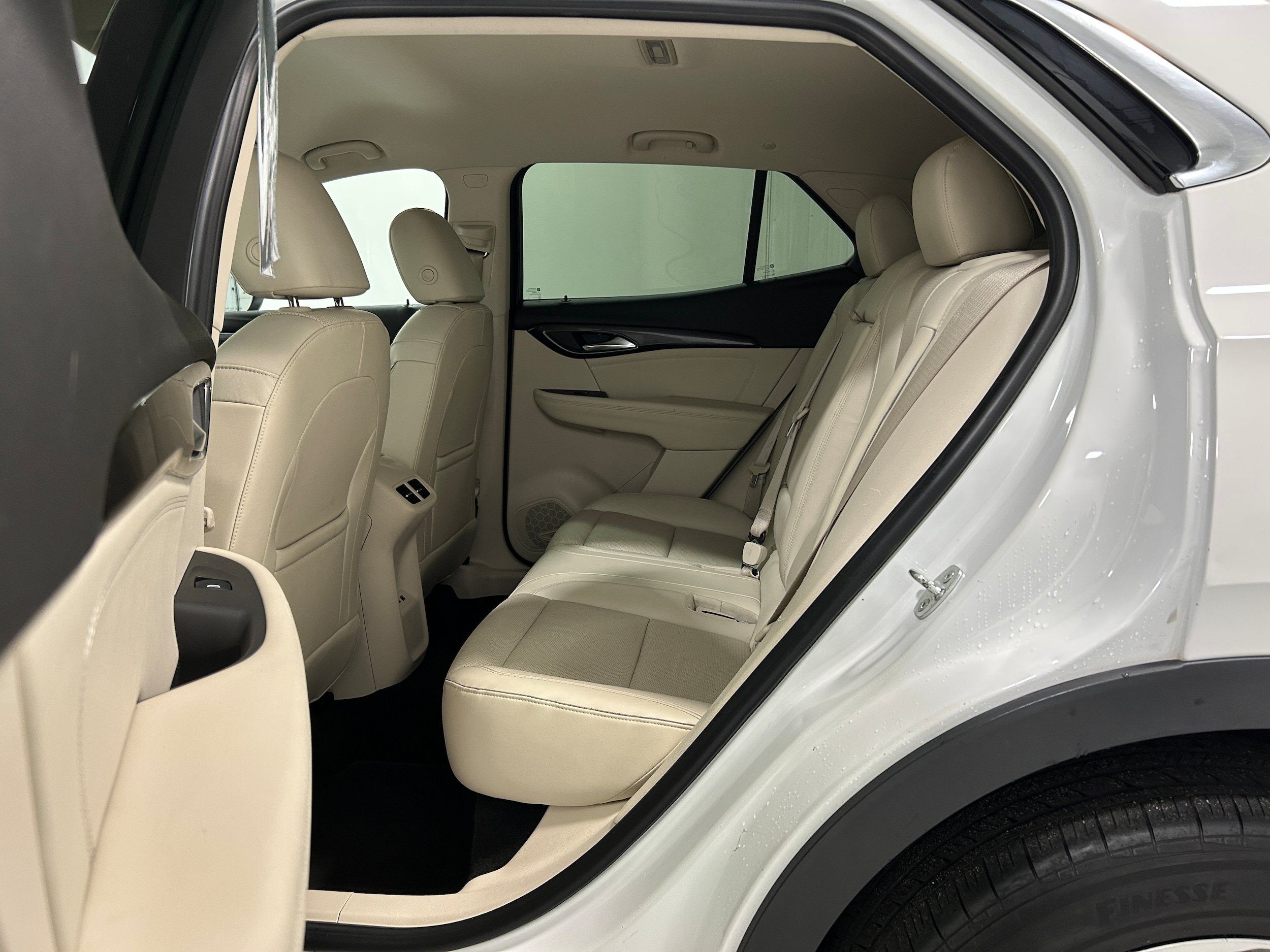 Used 2021 Buick Envision Essence AWD/4WD image 28