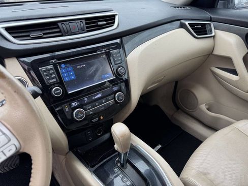 Used 2015 Nissan Rogue SL w/ SL Premium Package image 11