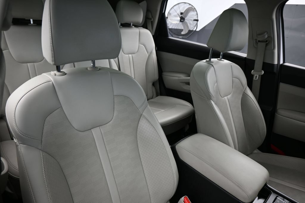 Used 2024 Kia Sorento S w/ Panoramic Sunroof Package FWD image 46