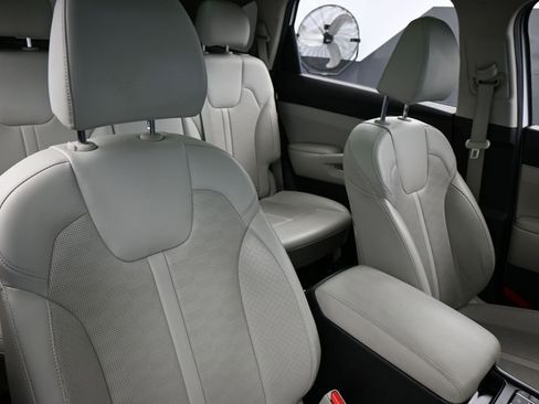 Used 2024 Kia Sorento S w/ Panoramic Sunroof Package FWD image 46