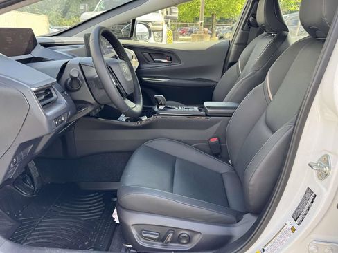 Used 2024 Toyota Prius XLE FWD image 20